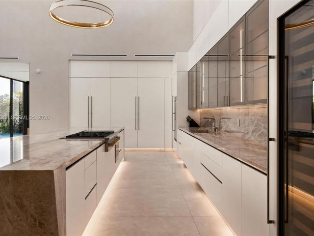 Продажа дома по адресу 723 NE 77th St - фото 7463679