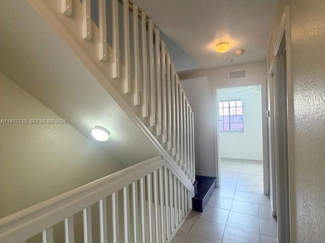 Дом в аренду по адресу 2064 NE 167th St 3-156 - фото 7481355