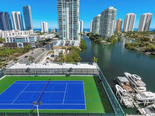Продажа квартиры #1222 SE CORNER UNIT - фото 9098394
