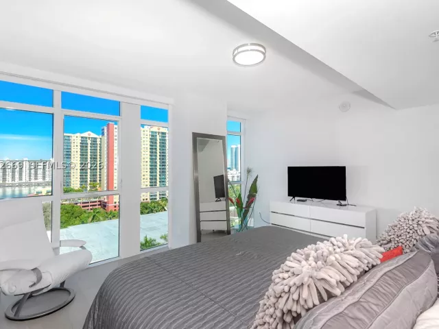 Продажа квартиры #1222 SE CORNER UNIT - фото 9098396
