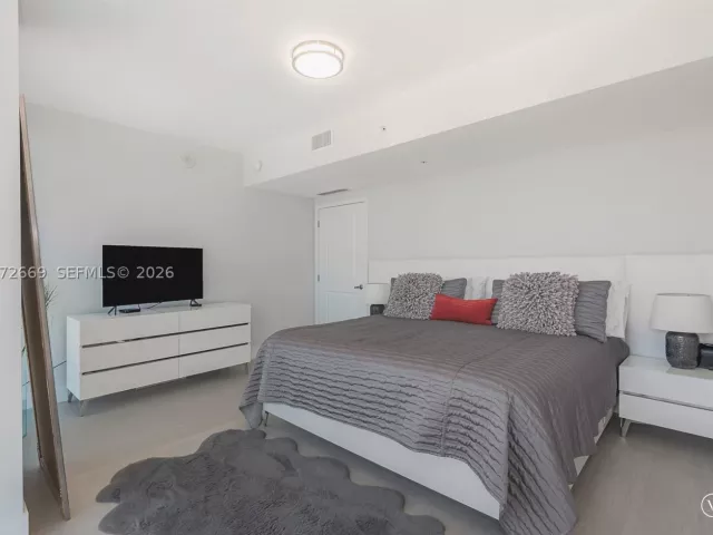 Продажа квартиры #1222 SE CORNER UNIT - фото 9098397