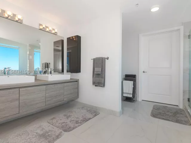 Продажа квартиры #1222 SE CORNER UNIT - фото 9098399