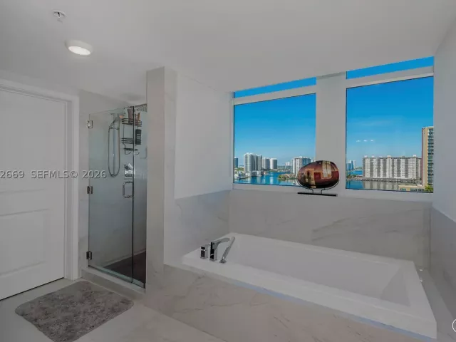 Продажа квартиры #1222 SE CORNER UNIT - фото 9098400