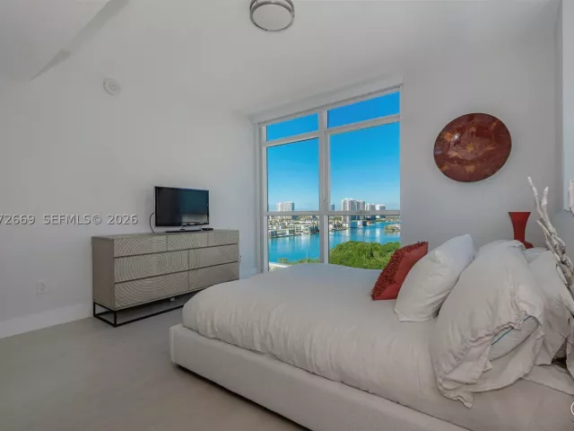 Продажа квартиры #1222 SE CORNER UNIT - фото 9098402