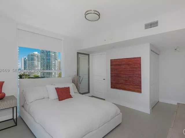 Продажа квартиры #1222 SE CORNER UNIT - фото 9098403