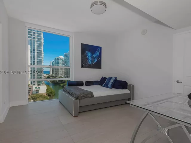 Продажа квартиры #1222 SE CORNER UNIT - фото 9098406