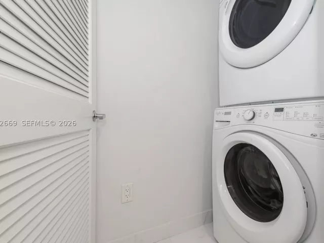 Продажа квартиры #1222 SE CORNER UNIT - фото 9098412
