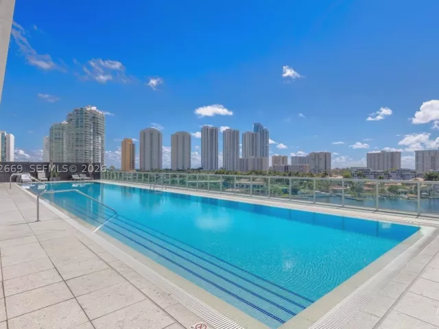 Продажа квартиры #1222 SE CORNER UNIT - фото 9098415