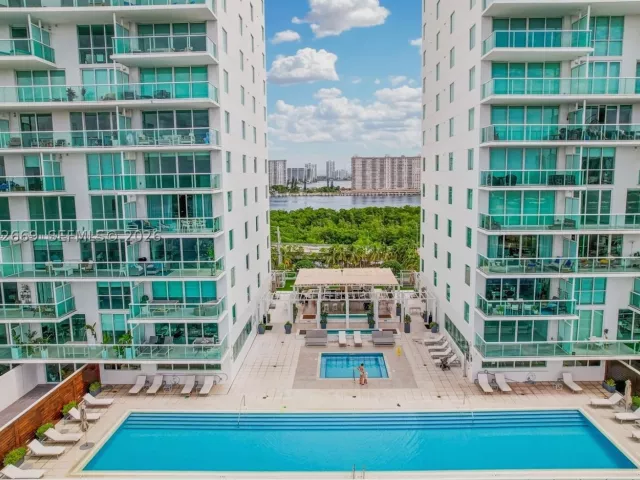 Продажа квартиры #1222 SE CORNER UNIT - фото 9098417