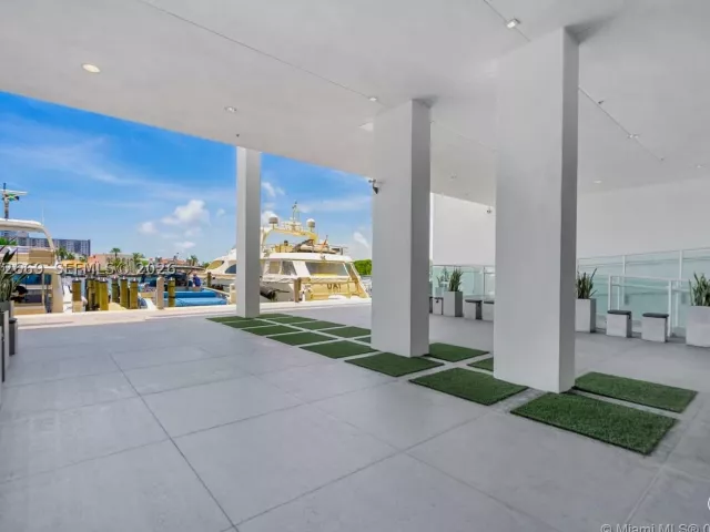 Продажа квартиры #1222 SE CORNER UNIT - фото 9098431