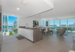 Квартира #1222 SE CORNER UNIT