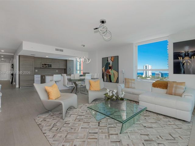 Продажа квартиры #1222 SE CORNER UNIT - фото 7497108