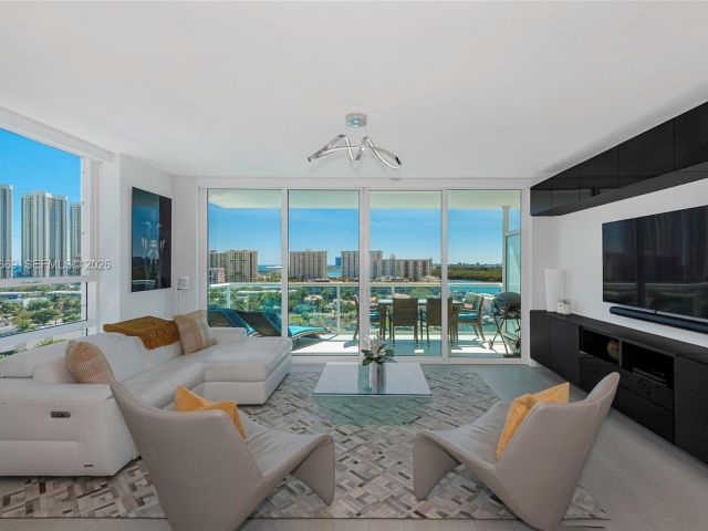 Продажа квартиры #1222 SE CORNER UNIT - фото 7497109