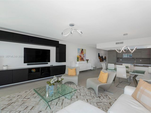 Продажа квартиры #1222 SE CORNER UNIT - фото 7497113