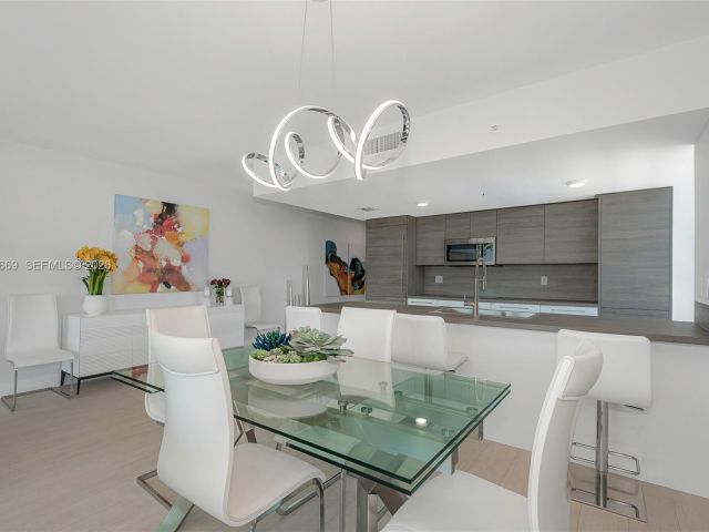 Продажа квартиры #1222 SE CORNER UNIT - фото 7497115