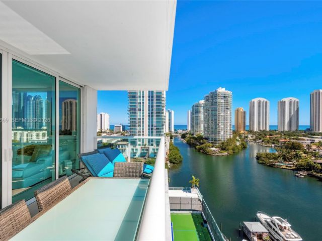 Продажа квартиры #1222 SE CORNER UNIT - фото 7497121