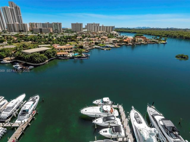 Продажа квартиры #1222 SE CORNER UNIT - фото 7497124