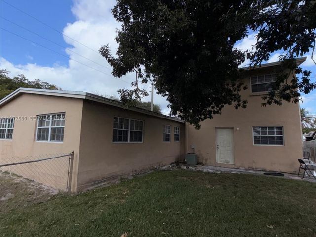 Продажа дома по адресу 7191 Park St - фото 7474813