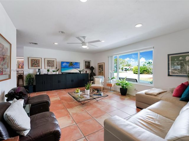 Продажа дома по адресу 9860 SW 122nd St - фото 7517051