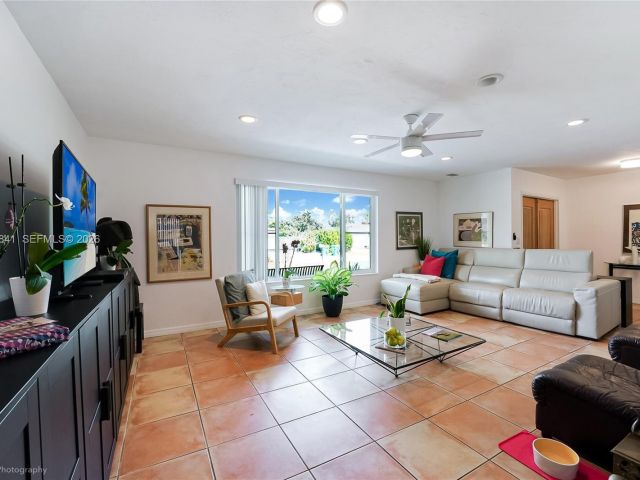 Продажа дома по адресу 9860 SW 122nd St - фото 7517052