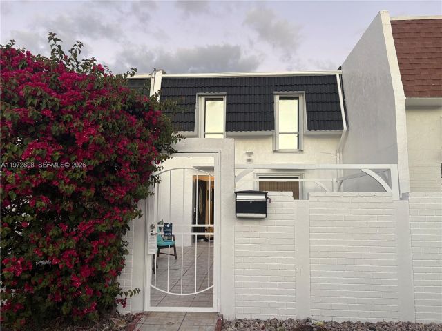 Продажа дома по адресу 13505 NE 23rd Ct - фото 7475784