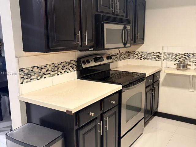 Продажа дома по адресу 13505 NE 23rd Ct - фото 7475788