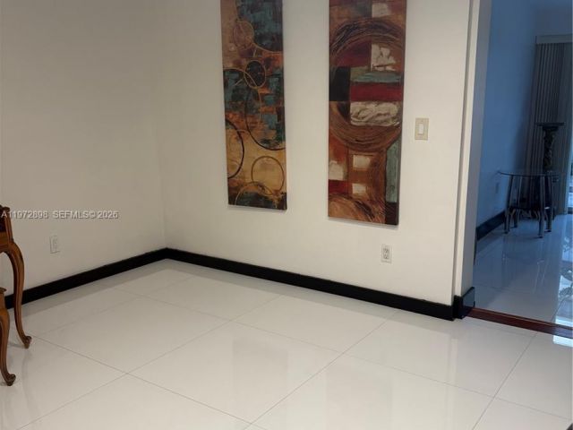 Продажа дома по адресу 13505 NE 23rd Ct - фото 7475803