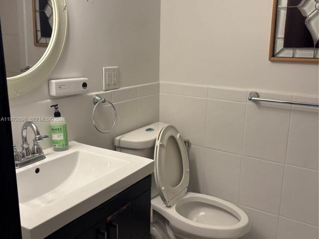 Продажа дома по адресу 13505 NE 23rd Ct - фото 7475812