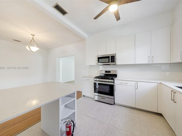 Дом в аренду по адресу 9056 Emerson Ave - фото 7467206