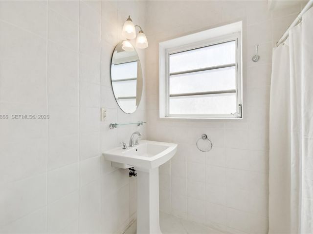 Дом в аренду по адресу 9056 Emerson Ave - фото 7467211