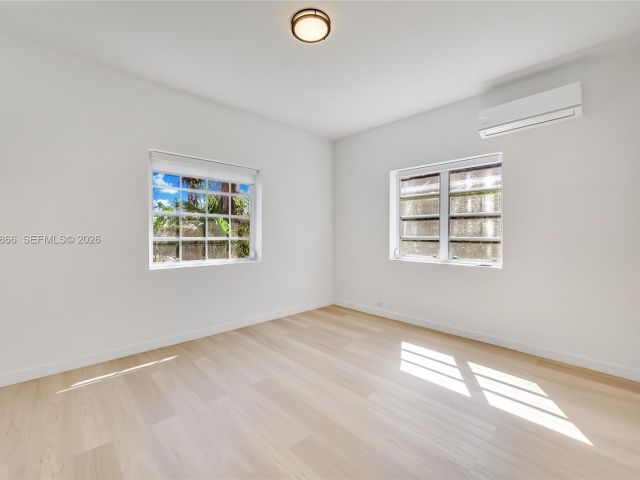 Дом в аренду по адресу 9056 Emerson Ave - фото 7467212