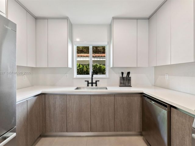 Дом в аренду по адресу 45 Palermo Ave - фото 7471615