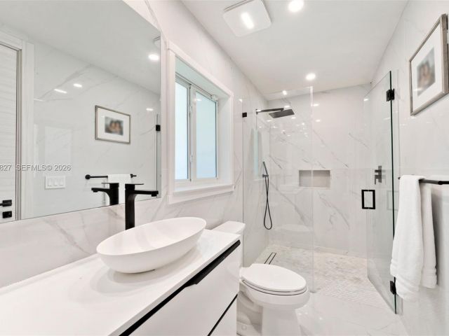 Дом в аренду по адресу 45 Palermo Ave - фото 7471623