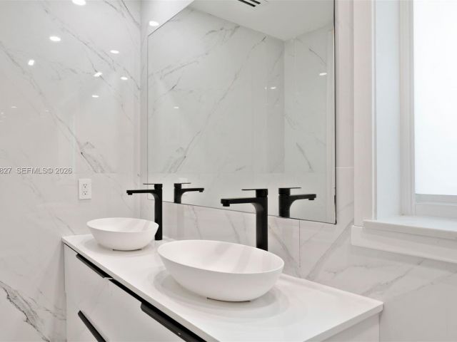 Дом в аренду по адресу 45 Palermo Ave - фото 7471624