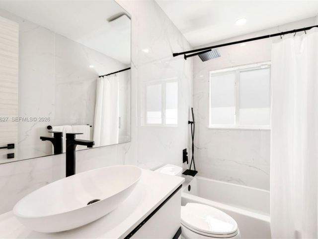 Дом в аренду по адресу 45 Palermo Ave - фото 7471627