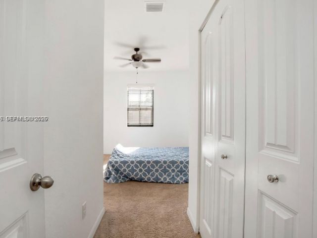 Продажа дома по адресу 3327 NW 10th Ave - фото 7535608