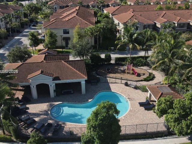 Продажа дома по адресу 3327 NW 10th Ave - фото 7535614