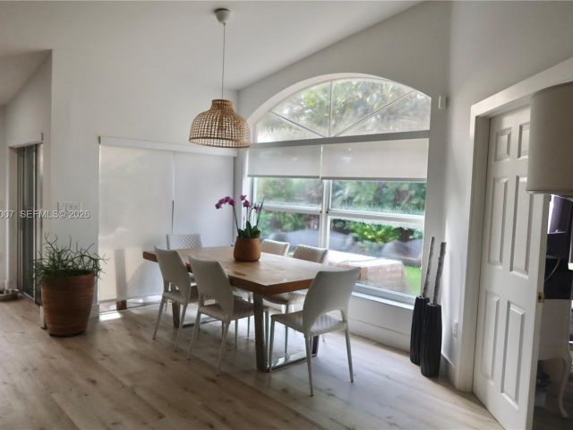 Продажа дома по адресу 5862 NW 113th Pl - фото 7486150