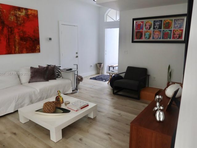 Продажа дома по адресу 5862 NW 113th Pl - фото 7486151