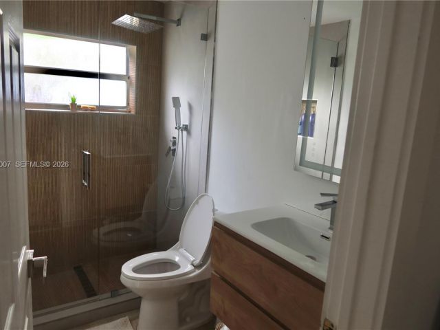 Продажа дома по адресу 5862 NW 113th Pl - фото 7486159