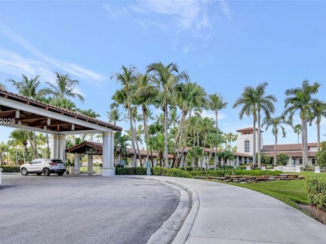 Продажа дома по адресу 5862 NW 113th Pl - фото 7486162