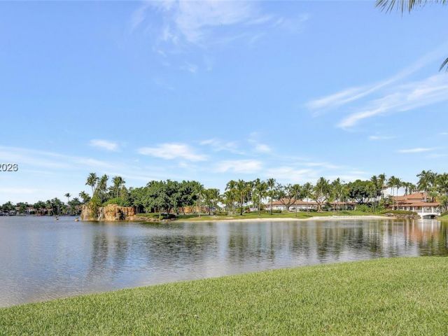 Продажа дома по адресу 5862 NW 113th Pl - фото 7486163