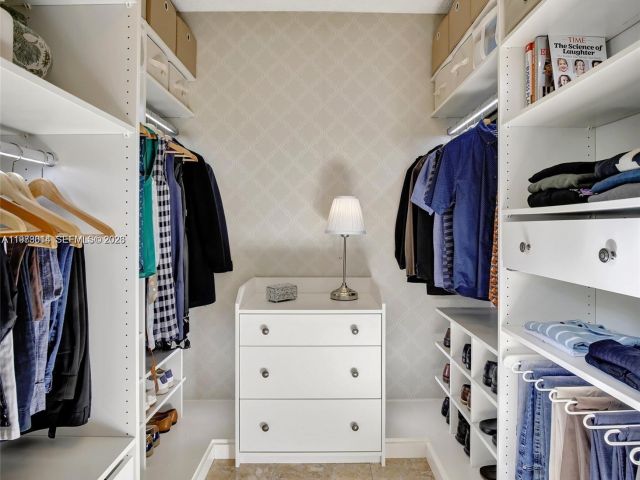 Дом в аренду по адресу 5862 NW 113th Pl 5862 - фото 7486229