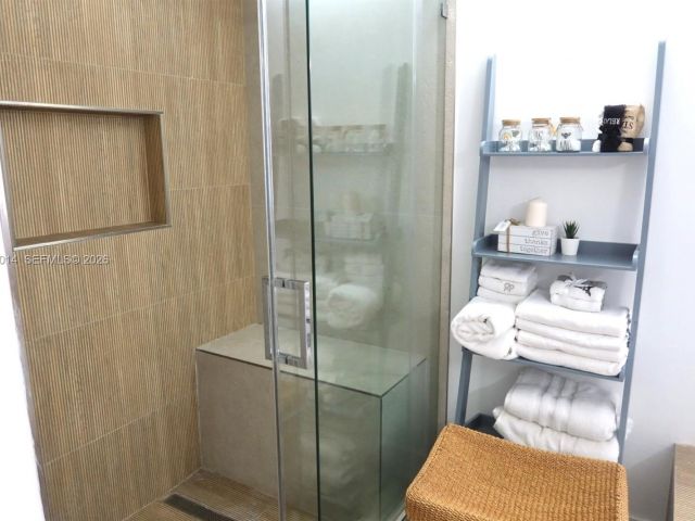 Дом в аренду по адресу 5862 NW 113th Pl 5862 - фото 7486231