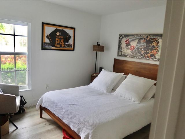 Дом в аренду по адресу 5862 NW 113th Pl 5862 - фото 7486234