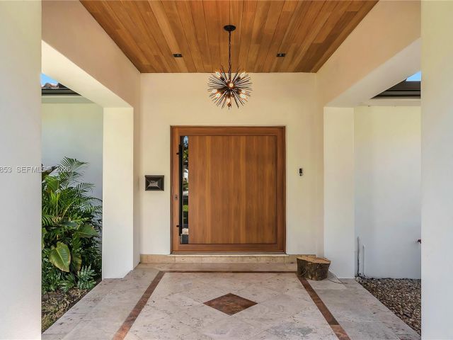 Продажа дома по адресу 1424 Algardi Ave - фото 7525540