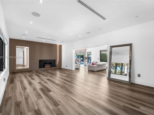 Продажа дома по адресу 1424 Algardi Ave - фото 7525543