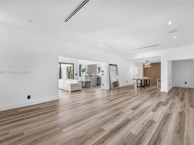 Продажа дома по адресу 1424 Algardi Ave - фото 7525544