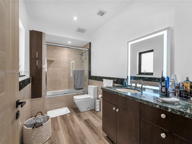 Продажа дома по адресу 1424 Algardi Ave - фото 7525555