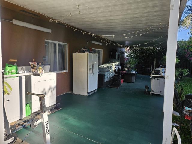 Дом в аренду по адресу 718 SE 12th Ter . - фото 7531867